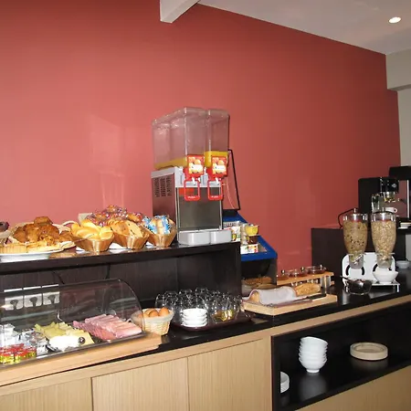 Source Hotel-3